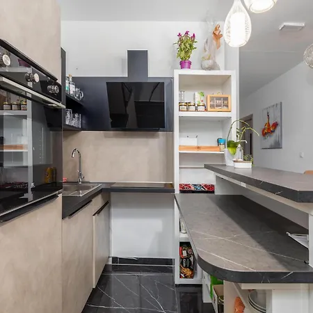 Beautiful In With Wifi * プーラ