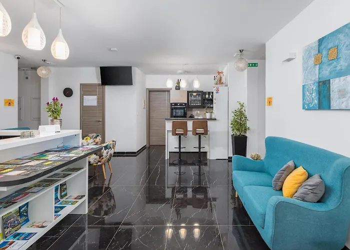 Beautiful In With Wifi דירה פולה