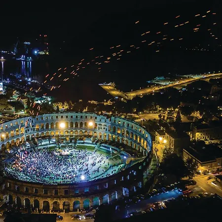 Beautiful In With Wifi Пула